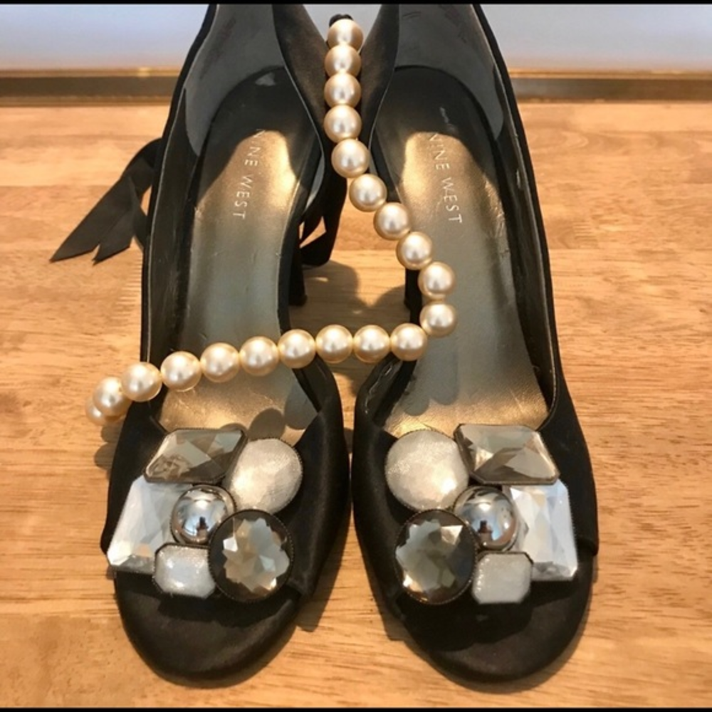 Nine West‎ Satin Jeweled Black Heels 7.5
